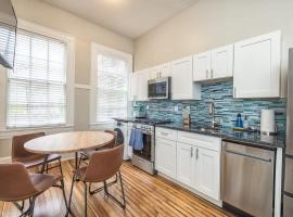 Charming Condo in Historic Downtown Building, hotell sihtkohas Wilmington