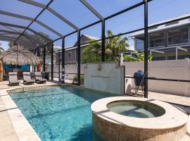 Gorgeous 2BR Residence with Pool and Spa at Margarita Mansion, khách sạn ở Fort Myers Beach