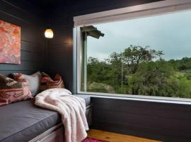 Jumping Goat Ranch-Treehouse Amazing View, appartement in Fredericksburg