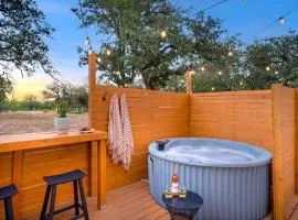 Cactus Coterie with Hot tub & pet friendly