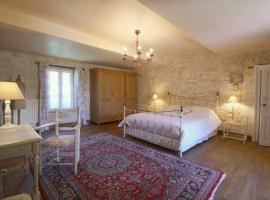 Chambre d'hôtes spacieuse, salle de bain privative, hotel conveniente a Saint-Michel-de-Fronsac