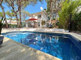 Marbella White Home, Calahonda, by Sol Maestranza, hotell sihtkohas Sitio de Calahonda