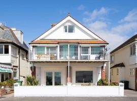 Beautiful Beachfront House wth Balcony & Sea Views, hotel in Bognor Regis