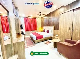 HOTEL SIDDHANT PALACE ! VARANASI fully-Air-Conditioned hotel at prime location, Lift-&-wifi-available, near-Kashi-Vishwanath-Temple, and-Ganga-ghat: Varanasi şehrinde bir otel