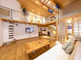 Stylist Split Level 2 Bed with Parking