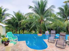 Villa Familiar en Río San Juan con Wifi BBQ Piscina @drvacationsrental，聖胡安河的小屋