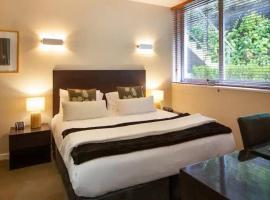 Stunning 1 Bedroom Studio Apartment, hotel Queenstownban