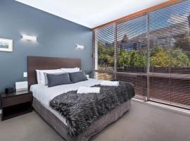 Luxury 1 Bedroom Studio: Queenstown şehrinde bir han/misafirhane