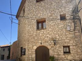 Cal Cutx&oacute; - Nou balneari rural per la fam&iacute;lia, chal&eacute; alpino em Capafons