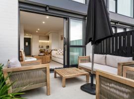 Wanaka Riverside Townhouse Retreat, viešbutis su vietomis automobiliams mieste Albert Town