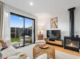 Wanaka Riverside Townhouse Retreat