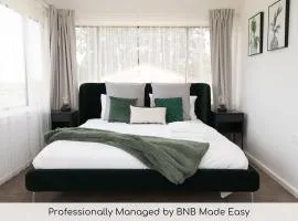 Canobolas Cottage - Amazing Farm Stay, 4 King Beds