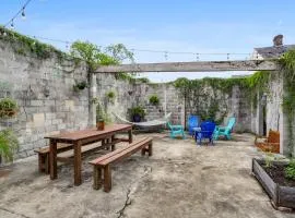 Urban 3 bedroom Local Art Filled Frenchman Oasis