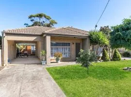 Peaceful Family Home by St Leonards Beach