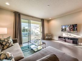 Super cozy home with private pool, feriebolig i Orlando