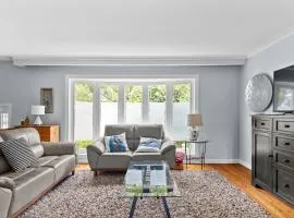 3 BR Oakville House Picturesque Neighbourhood