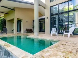 Huge 3-Bedroom Home with Pool