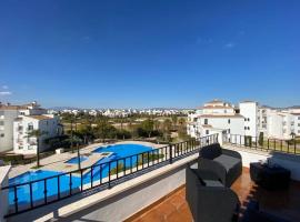 Beautiful sunny penthouse pool views - RA2532LT, hotel in Los Tomases