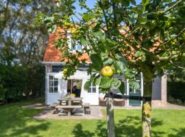 Het Kleine Huis at Buitenplaats Zeeuwse Liefde, vakantiewoning aan het strand in Westkapelle