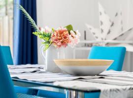 3BR Pure Luxury & Elegant holiday home in Latrobe, hotel in Melbourne