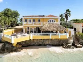 Oceanfront villa Casa Mar Azul
