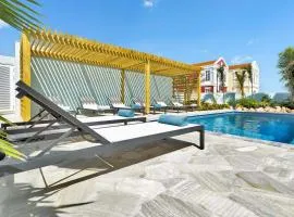 Turtles Place with Communal Pool