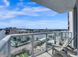 Luxury 3BR Water view 18th-Floor Deck Pool, hotel de lujo en Hallandale Beach