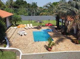 Chacara Lucia Helena, hotel com piscinas em Cosmópolis