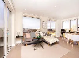 Stunning 2BR Apt Bromley Views Terrace