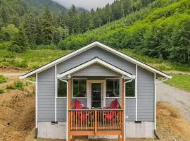 Nehalem Coastal Oasis - Secluded Coastal Home with Hot Tub on 14 Acres