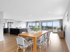 Luxury Holiday Home, San Remo - Phillip Island, luxury hotel in San Remo