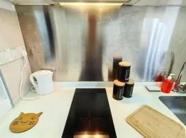 3214 Meridian Medini 4paxCozy Legoland Netflix BySTAY