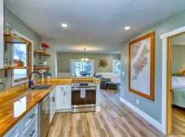 Captivating Coastline 2 BR Retreat with Ocean View