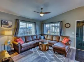 Rustic Retreat Charming 2 Bedroom Apt Sleeps 4