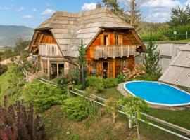 Chalet Podgorje With Pool - Happy Rentals, brunarica v mestu Slovenj Gradec