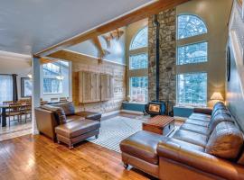 Rustic Elegance 7 Bedrms 4 bath Cathedral Ceilings, hotell i Kodiak