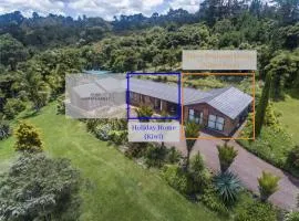 Romantic vintage retreat away in West Auckland