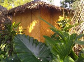 Samui Circus Studio Ville Deluxe Hut Bungalow 1, μπανγκαλόου στο Κο Σαμούι
