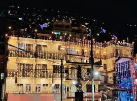 Hotel Joshimath Inn: Joshīmath şehrinde bir 4 yıldızlı otel