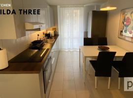 H3 with 3,5 rooms, 2 BR, livingroom and big kitchen, modern and central、チューリッヒのファミリーホテル