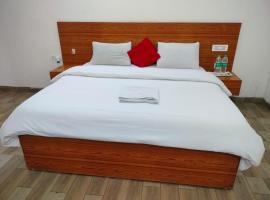 THE REJOICE Hotel & Guesthouse, hotell sihtkohas Greater Noida