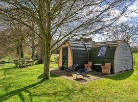 Finest Retreats - The Pods, farm stay in Camerton
