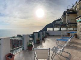 Sunflower terrazza panoramica, hotel en Levanto