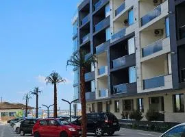 Luxury ApartHotel Promenada in Building Stefan prima linie la mare