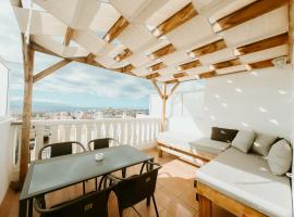 Spacious 2 BR Golden Apartment by Aqua Vista Tenerife, apartment in Callao Salvaje