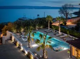 New Luxury Beach Villa