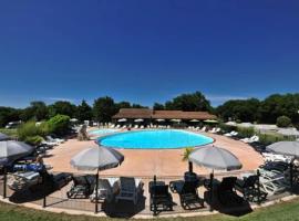 Chalet 3 étoiles - Piscine - eeebae, hotel com jacuzzis em Rocamadour