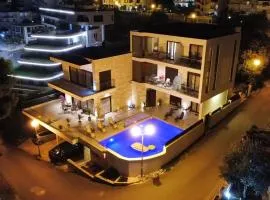 Arte Luxury Pool Apartmets