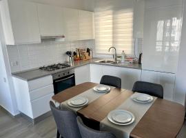 Cozy family apartment, hotel en Iskele