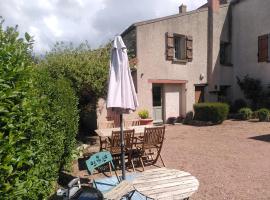 Gite Saint Hippo, hotel with parking in Bonnay